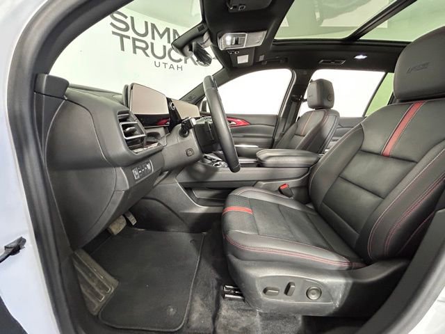 Used 2024 Chevrolet Traverse RS image 20