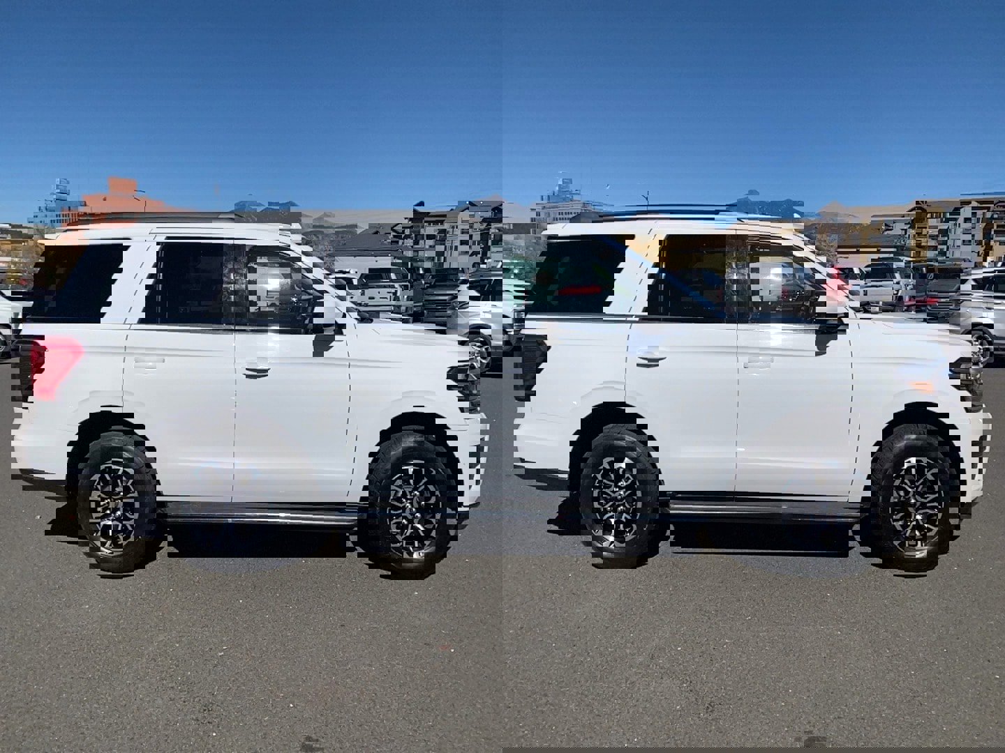 Certified 2022 Ford Expedition XLT image 4