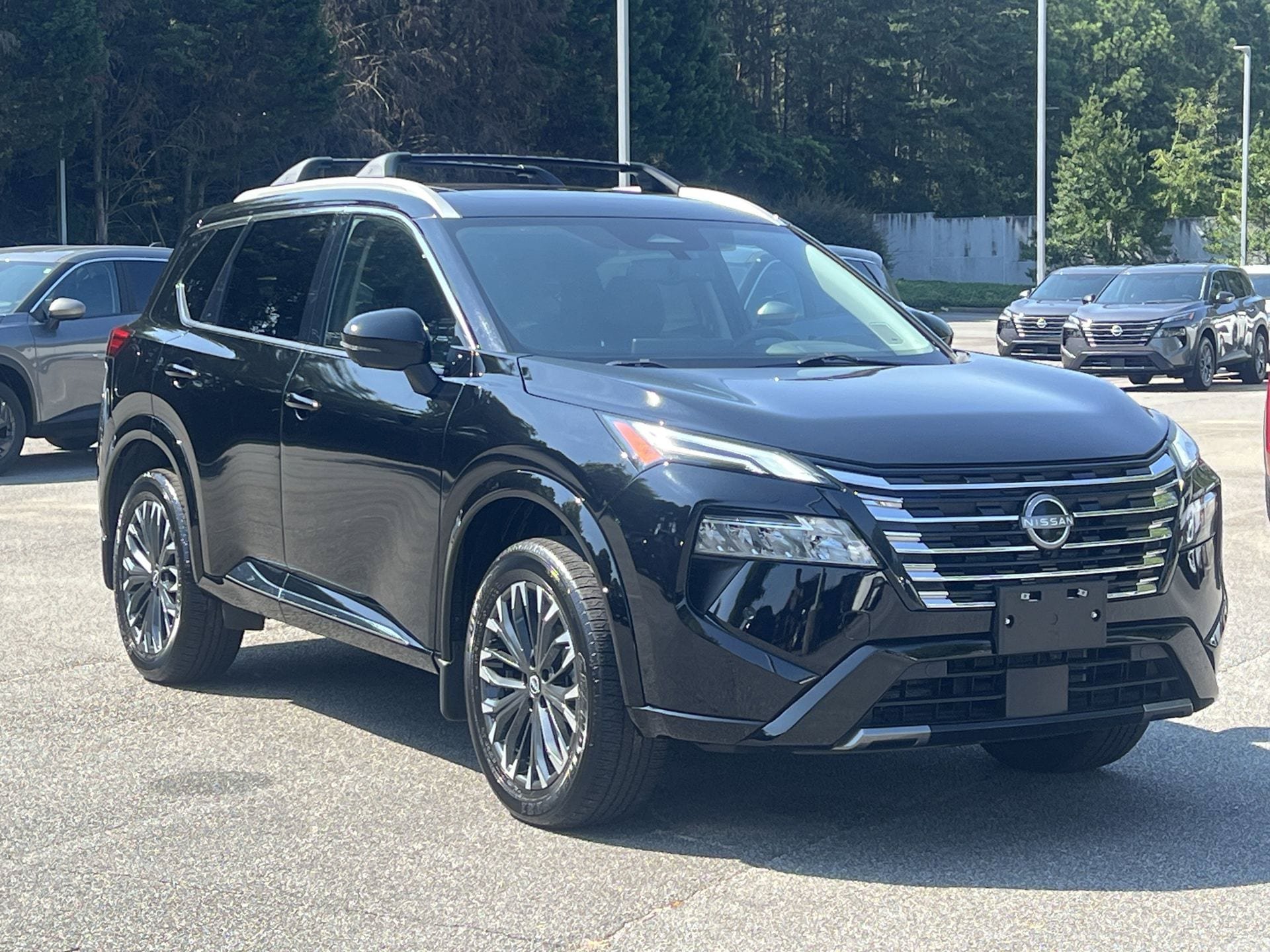 Certified 2025 Nissan Rogue Platinum FWD image 30