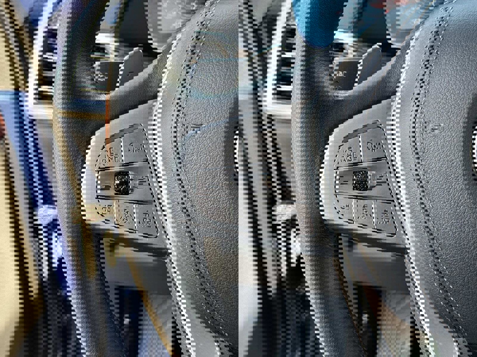 Used 2021 BMW X7 xDrive40i w/ Premium Package 2 image 29