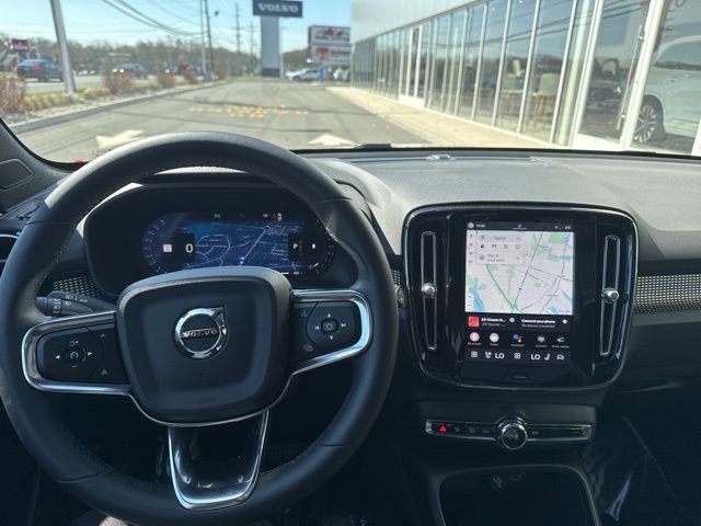 Certified 2025 Volvo XC40 B5 Plus image 20
