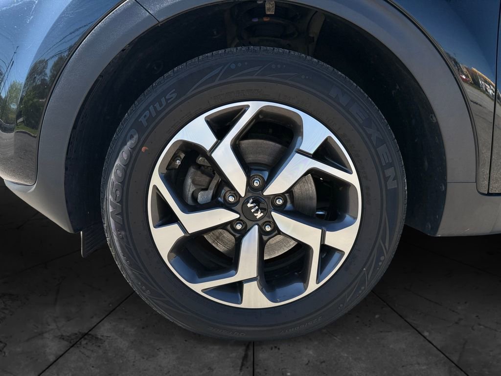 Used 2020 Kia Sportage LX image 14