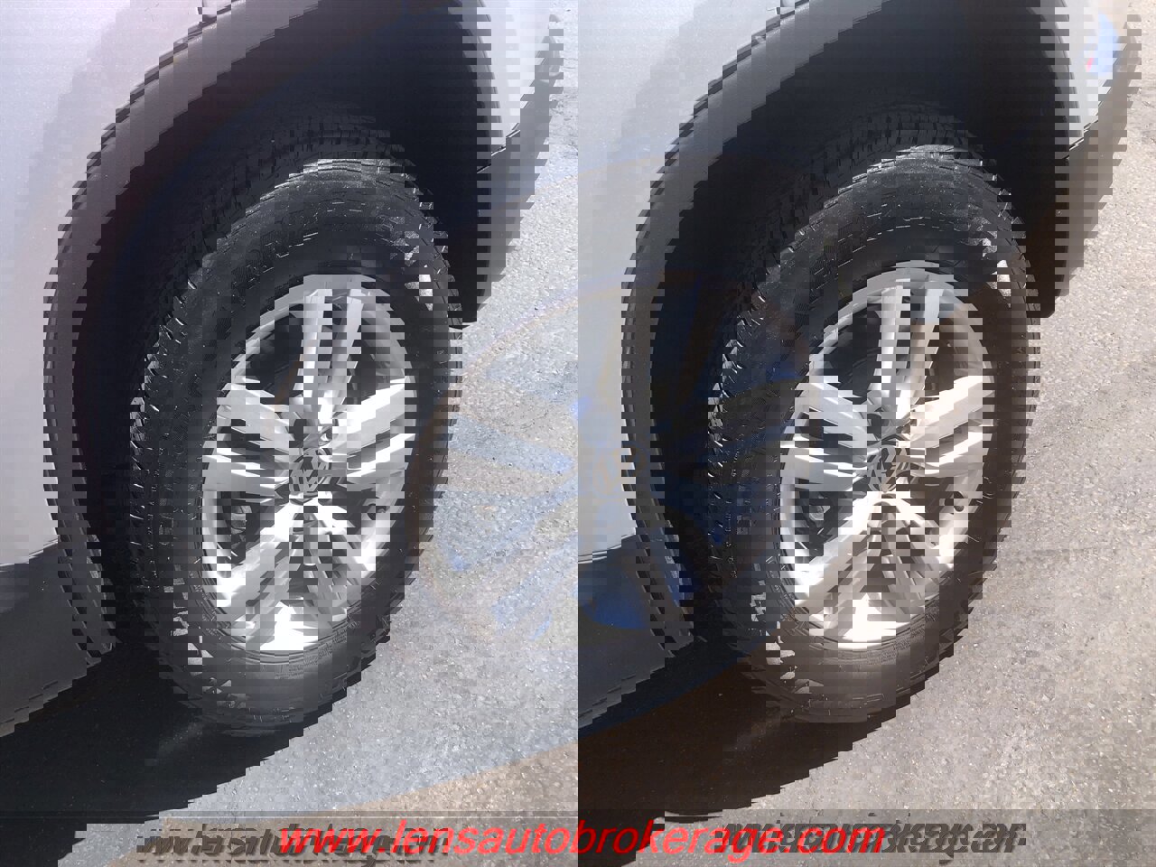 Used 2016 Volkswagen Tiguan S image 24