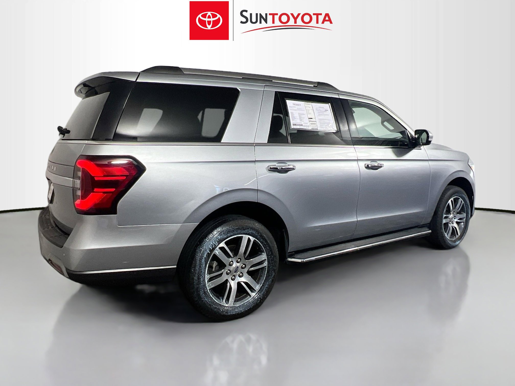 Used 2023 Ford Expedition Limited RWD image 4