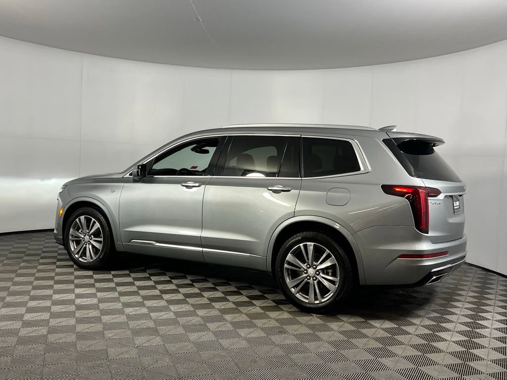 Used 2025 Cadillac XT6 Premium Luxury image 8