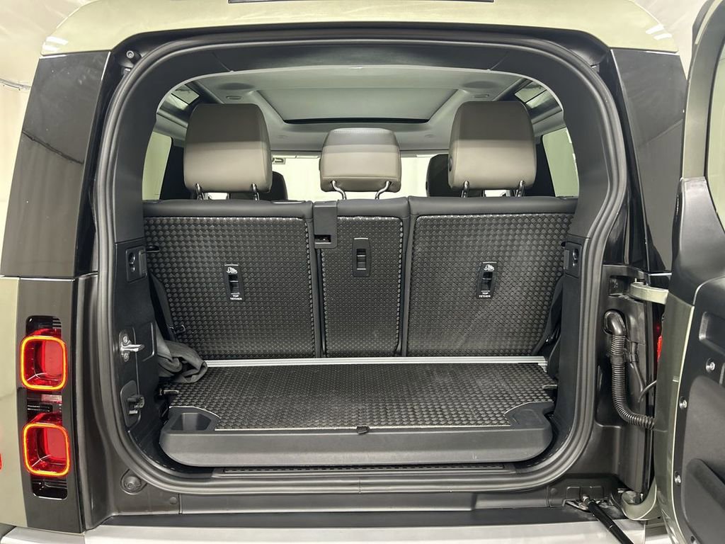 Used 2025 Land Rover Defender 90 S AWD/4WD image 23