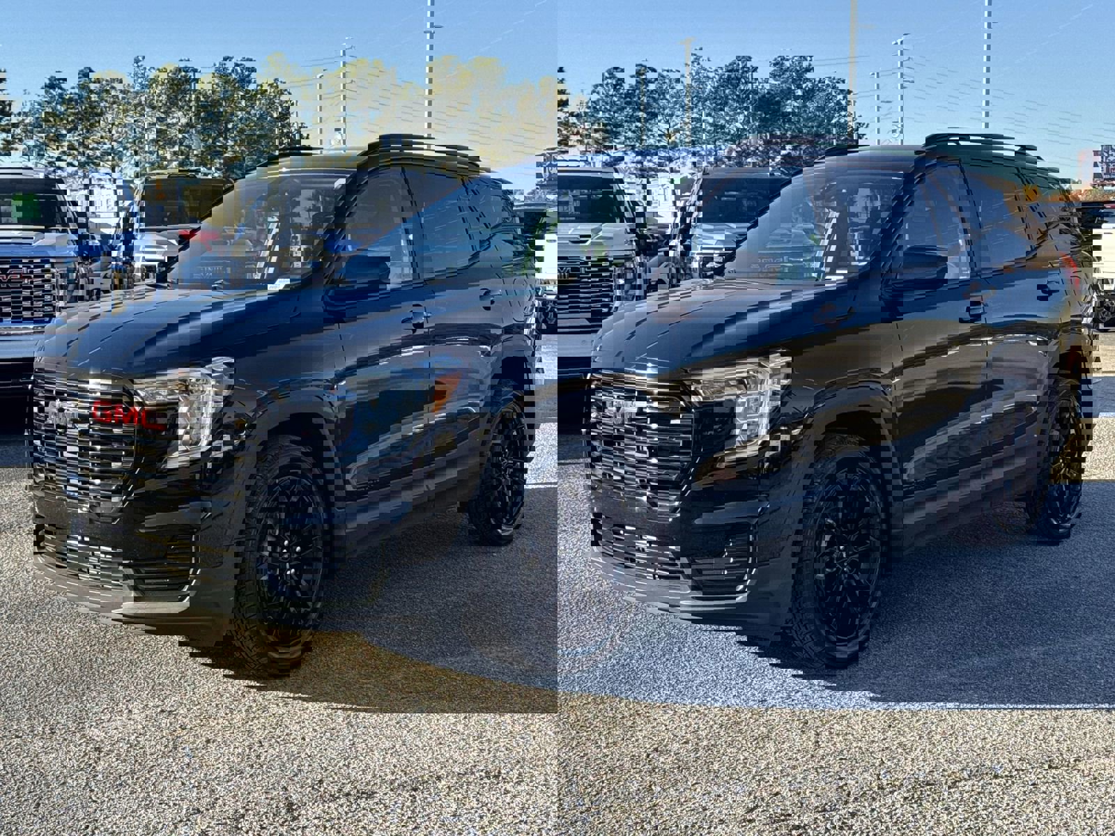 Used 2022 GMC Terrain SLE w/ Driver Convenience Package image 5