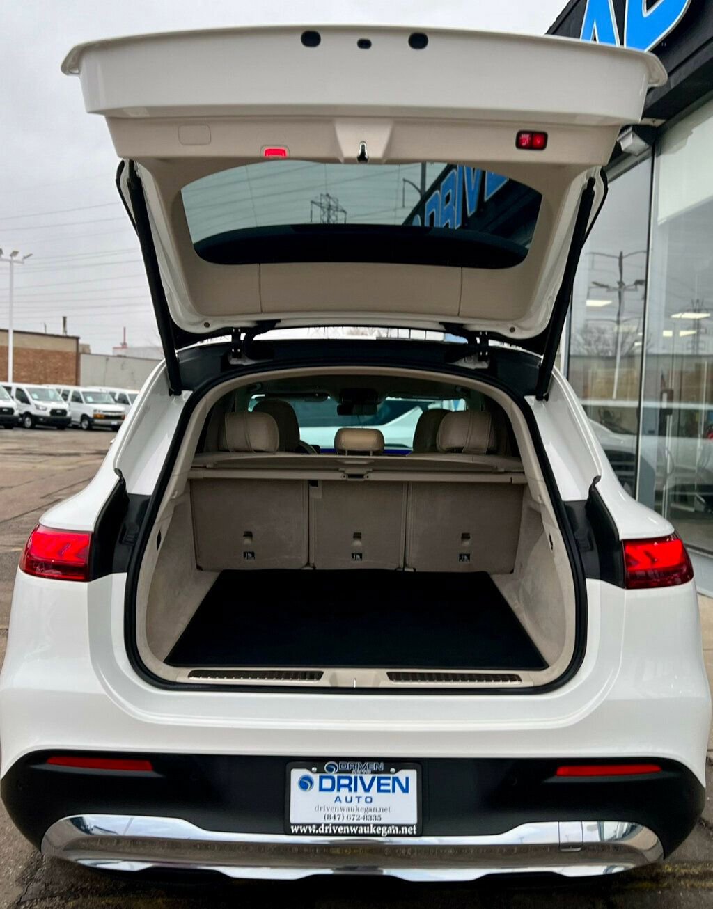 Used 2023 Mercedes-Benz EQS 450+ SUV image 8