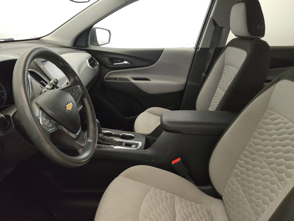 Used 2020 Chevrolet Equinox LS w/ LPO, Cargo Package AWD/4WD image 17