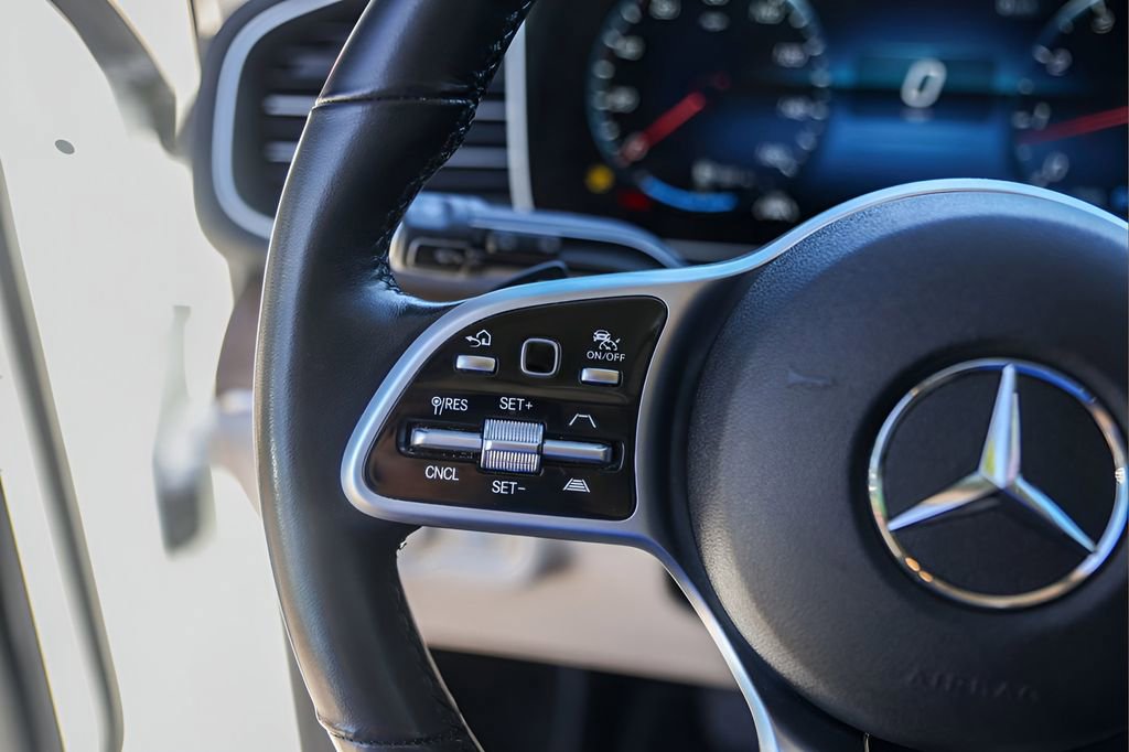 Used 2021 Mercedes-Benz GLS 450 4MATIC image 14