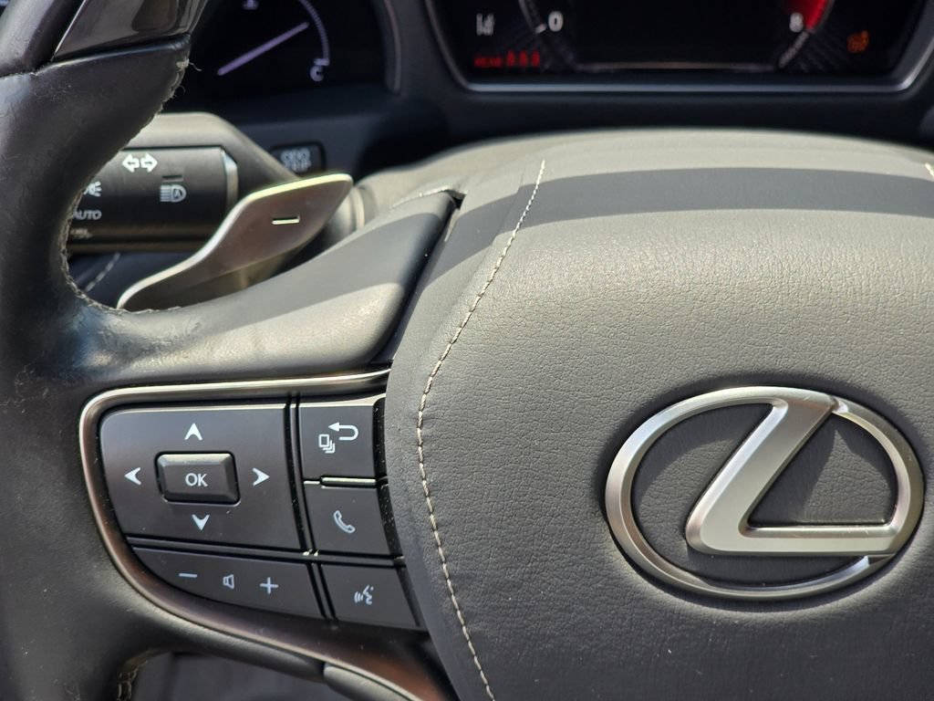 Used 2021 Lexus LS 500 w/ Interior Upgrade Package RWD image 19