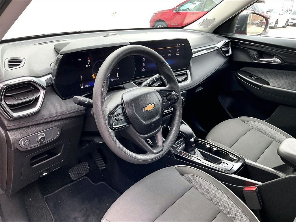Used 2024 Chevrolet TrailBlazer LS FWD image 8