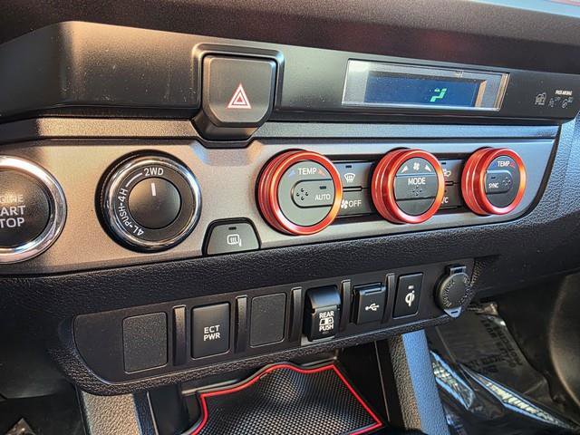 Used 2021 Toyota Tacoma TRD Off-Road image 15