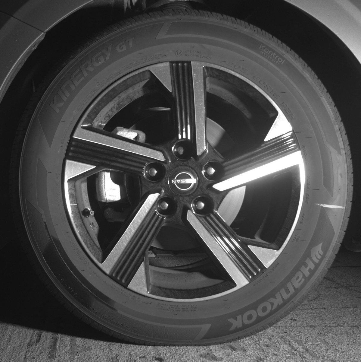Used 2025 Nissan Sentra SV image 9