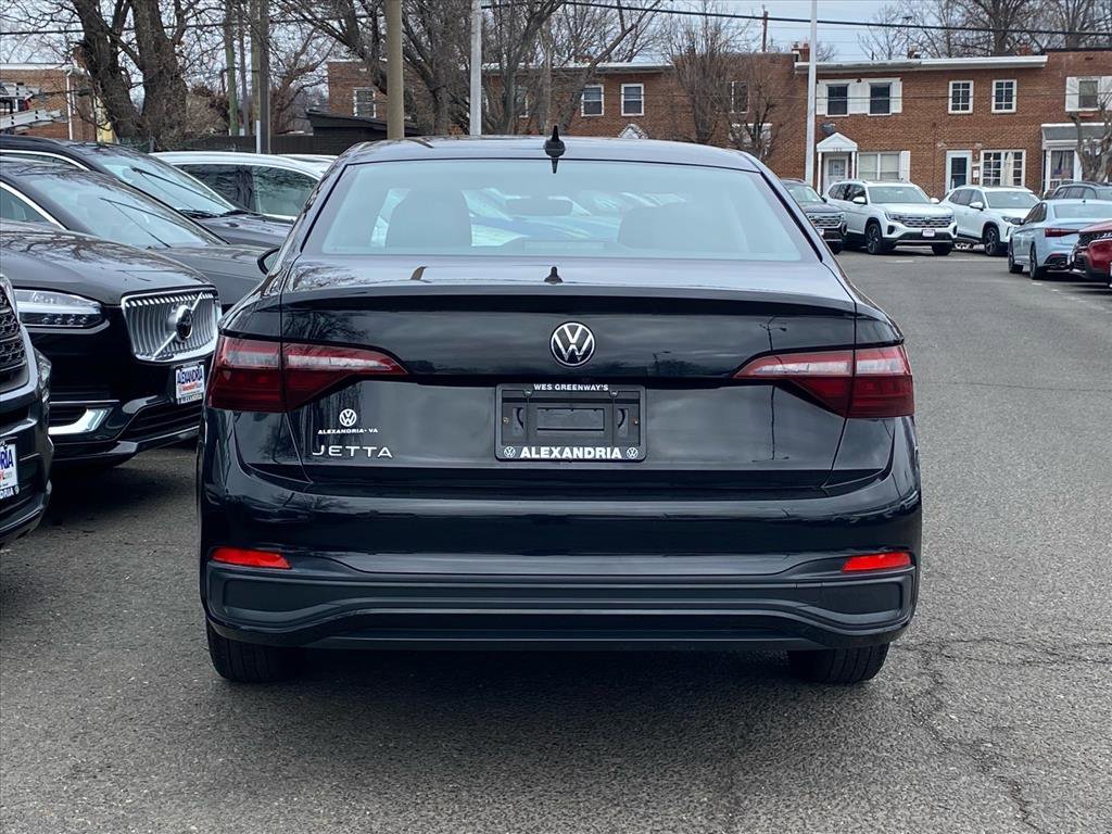 Used 2023 Volkswagen Jetta S image 4