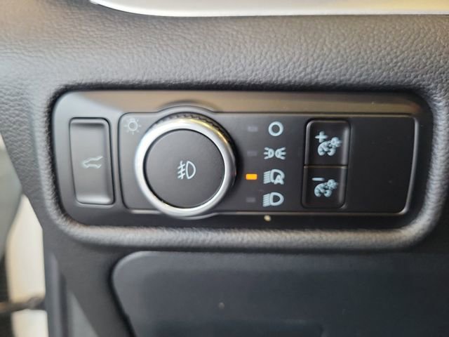 Used 2023 Ford Explorer XLT w/ Equipment Group 202A image 21