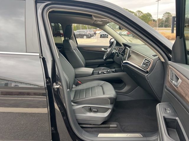 Certified 2025 Volkswagen Atlas SEL image 42