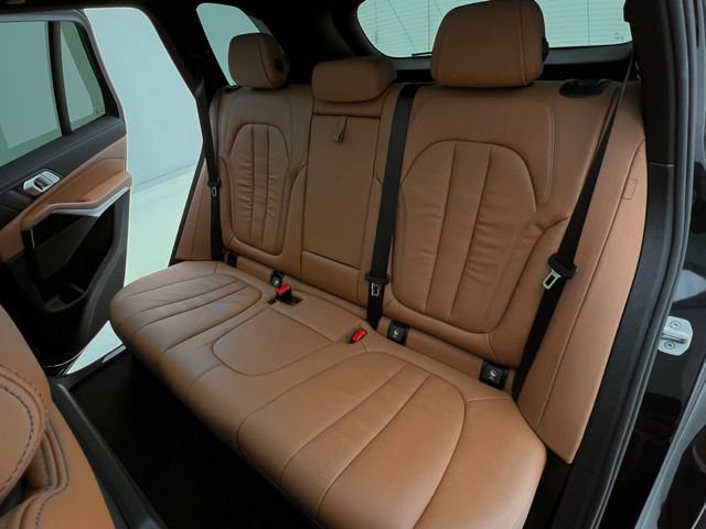 Used 2019 BMW X5 xDrive40i w/ Premium Package 2 AWD/4WD image 15