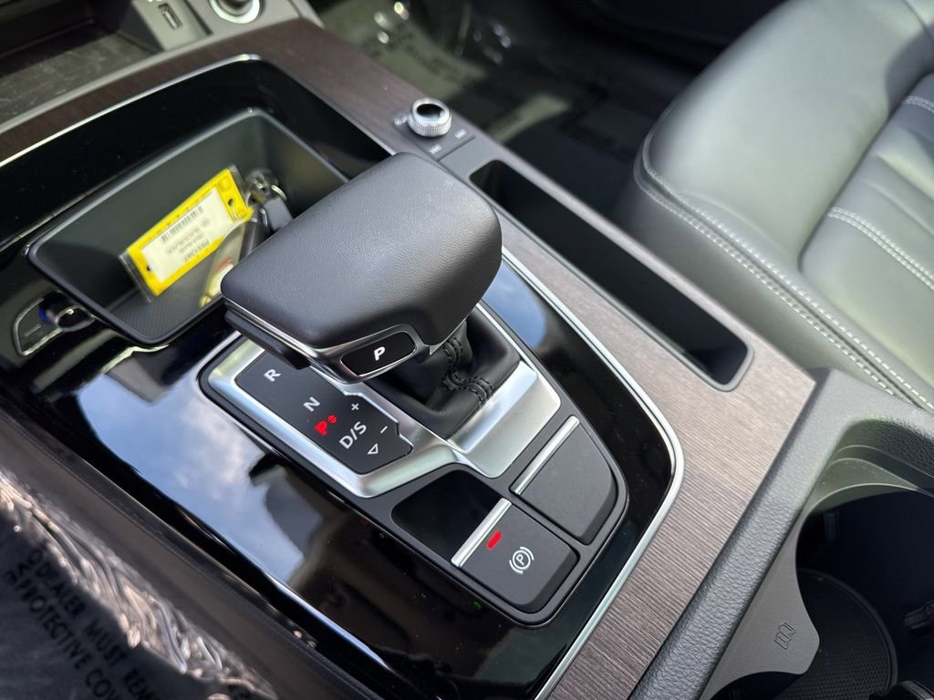 Used 2023 Audi Q5 2.0T Premium w/ Convenience Package image 21