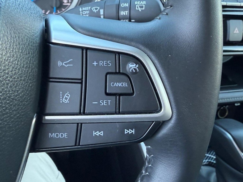 Certified 2024 Toyota Highlander XLE image 20