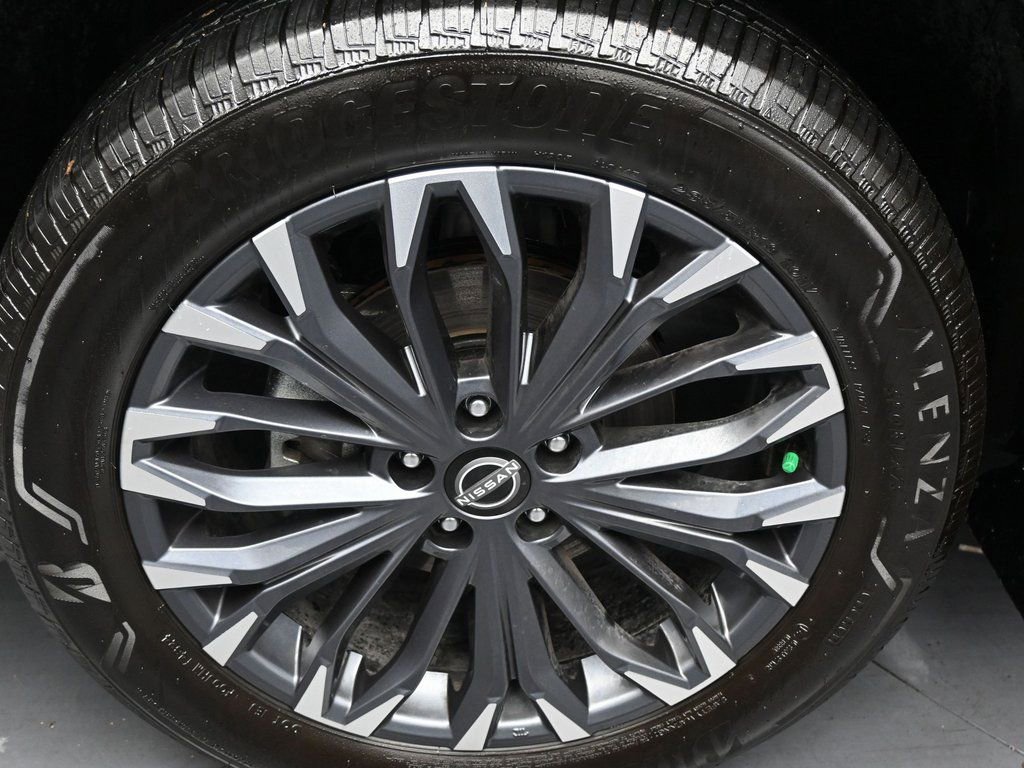 Used 2025 Nissan Rogue Platinum w/ Platinum Premium Package image 41
