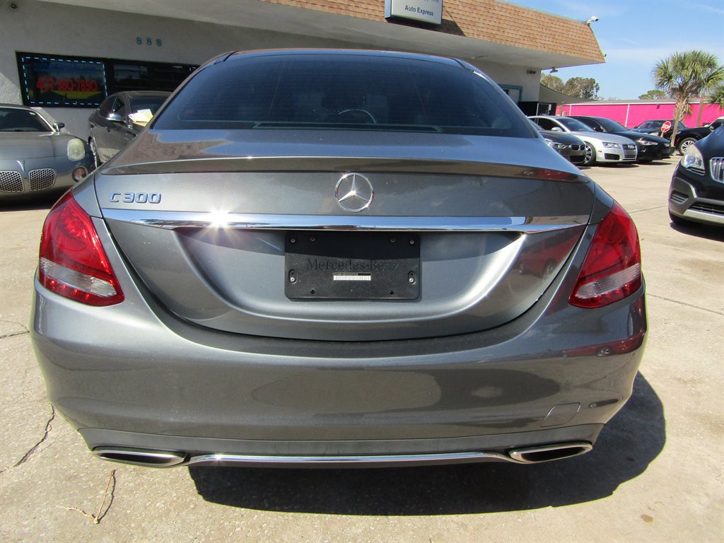 Used 2017 Mercedes-Benz C 300 Sedan image 3