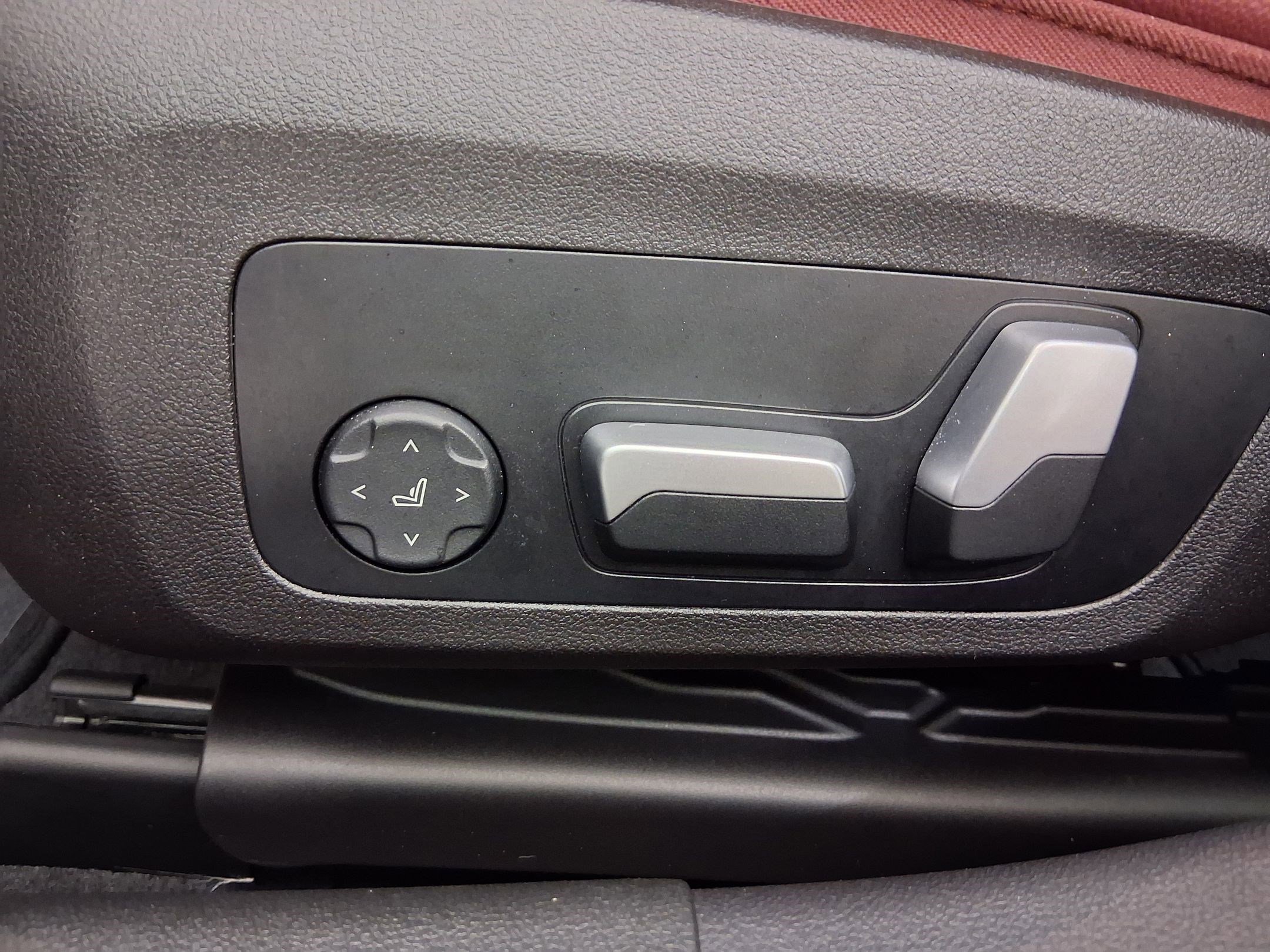 Used 2023 BMW 330e w/ Premium Package RWD image 13
