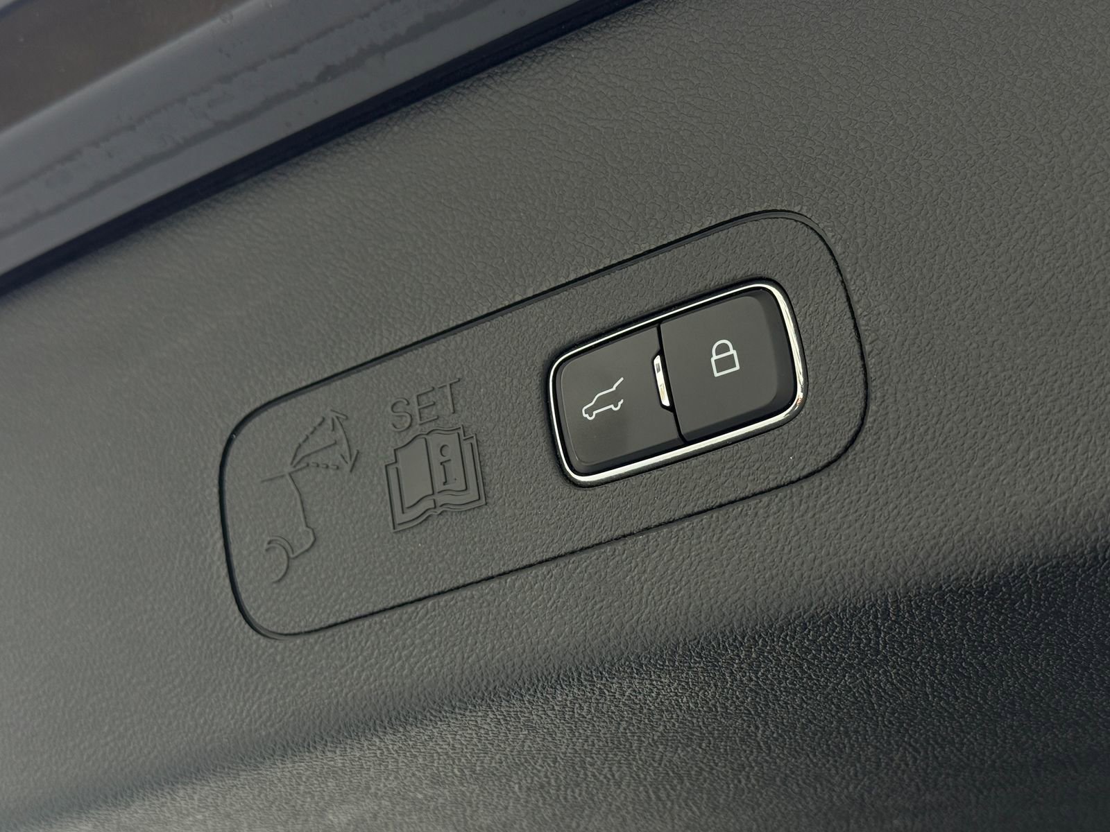 Certified 2023 Lincoln Aviator AWD w/ Premium Package image 18