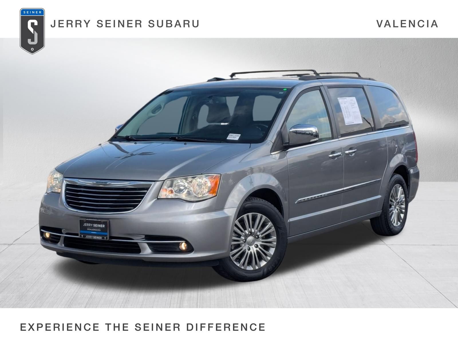 Used 2014 Chrysler Town & Country Touring-L w/ Driver Convenience Group FWD image 1