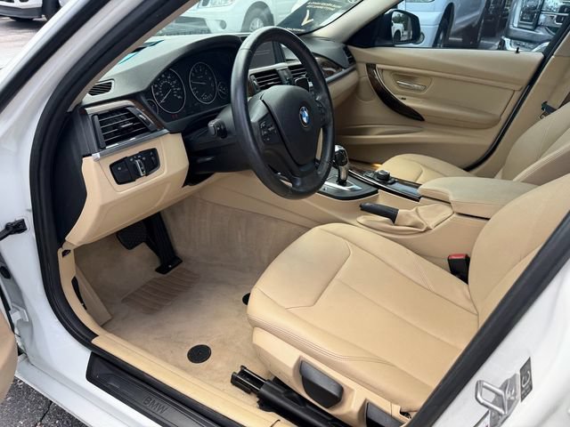 Used 2015 BMW 320i Sedan RWD image 11