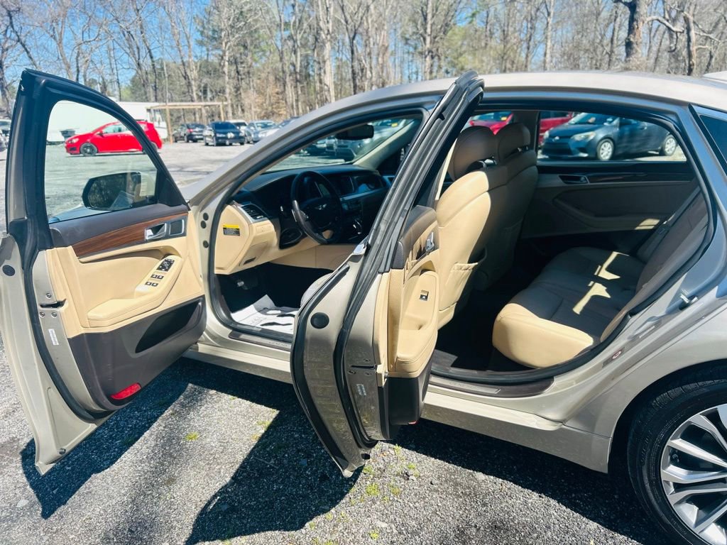 Used 2015 Hyundai Genesis 3.8 image 13