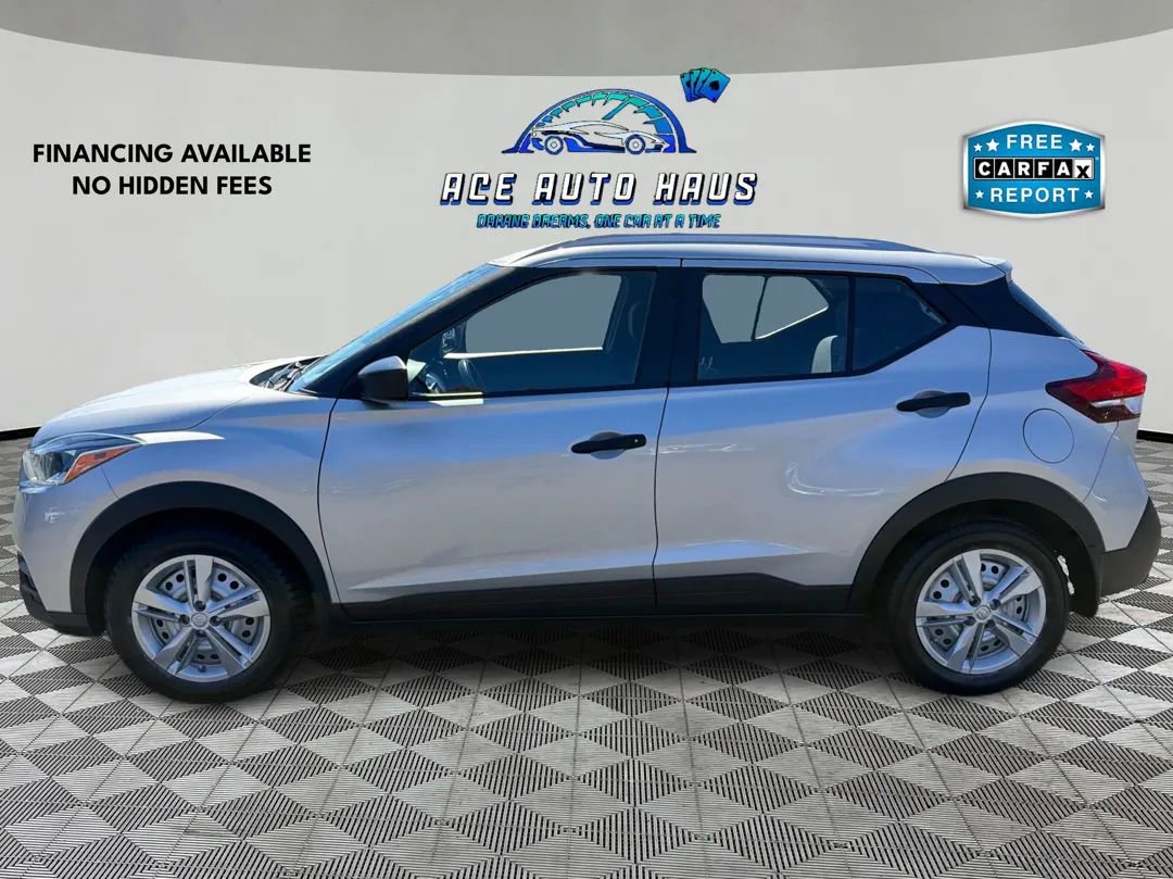 Used 2018 Nissan Kicks S image 4