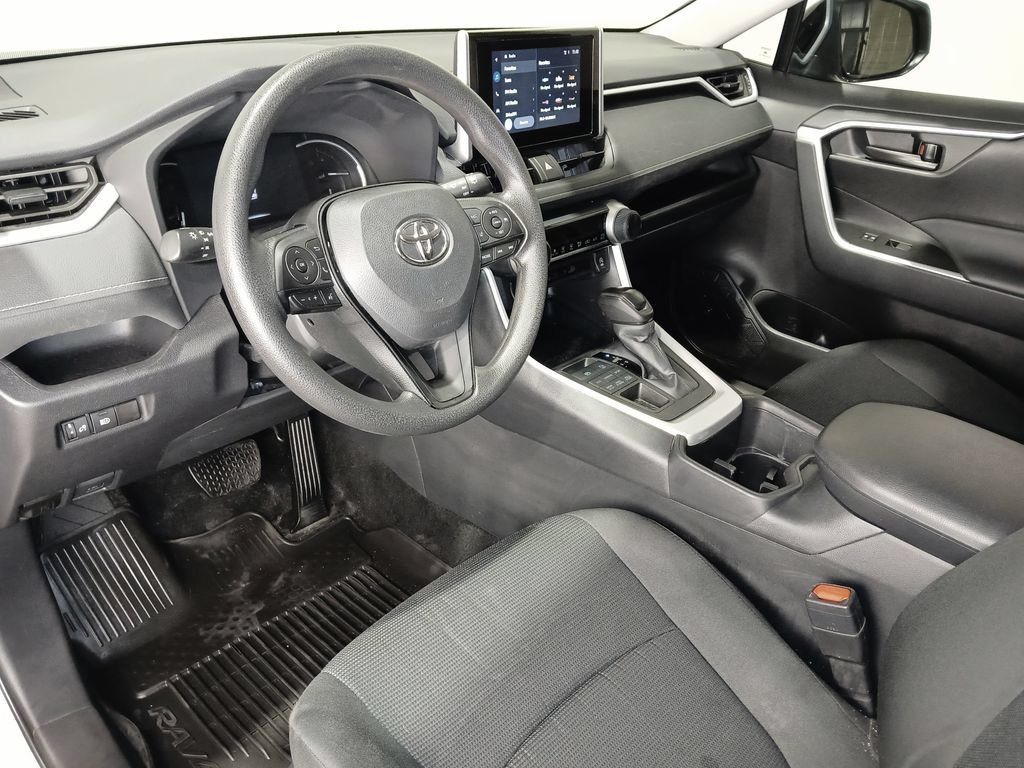 Used 2025 Toyota RAV4 LE AWD/4WD image 14