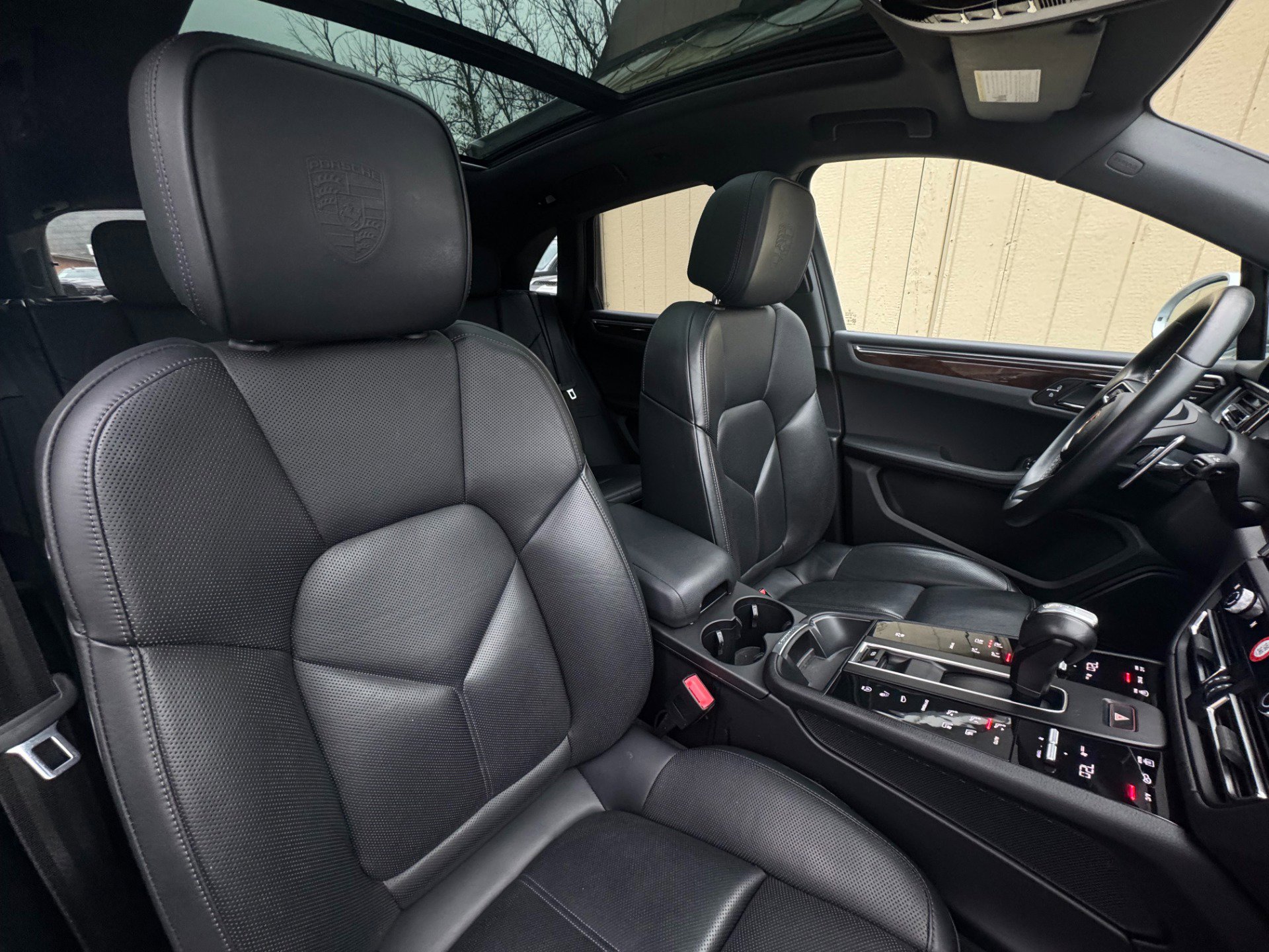 Used 2024 Porsche Macan image 23