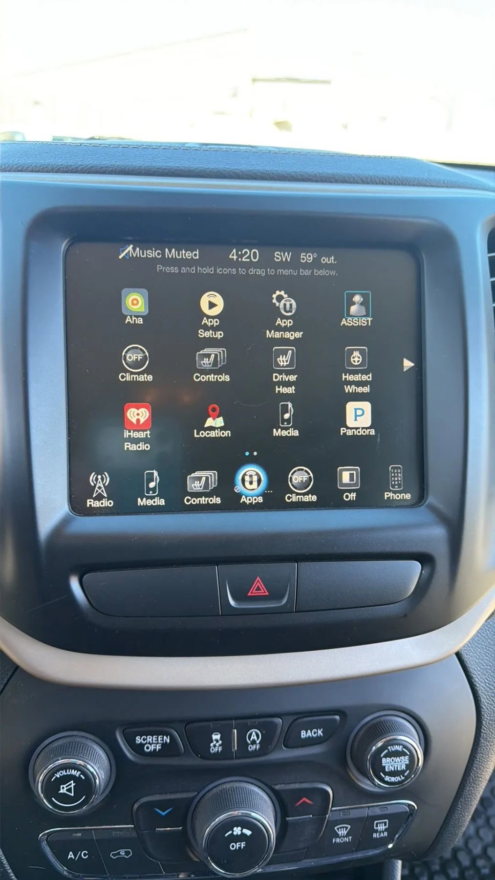 Used 2016 Jeep Cherokee Latitude w/ Cold Weather Group AWD/4WD image 33