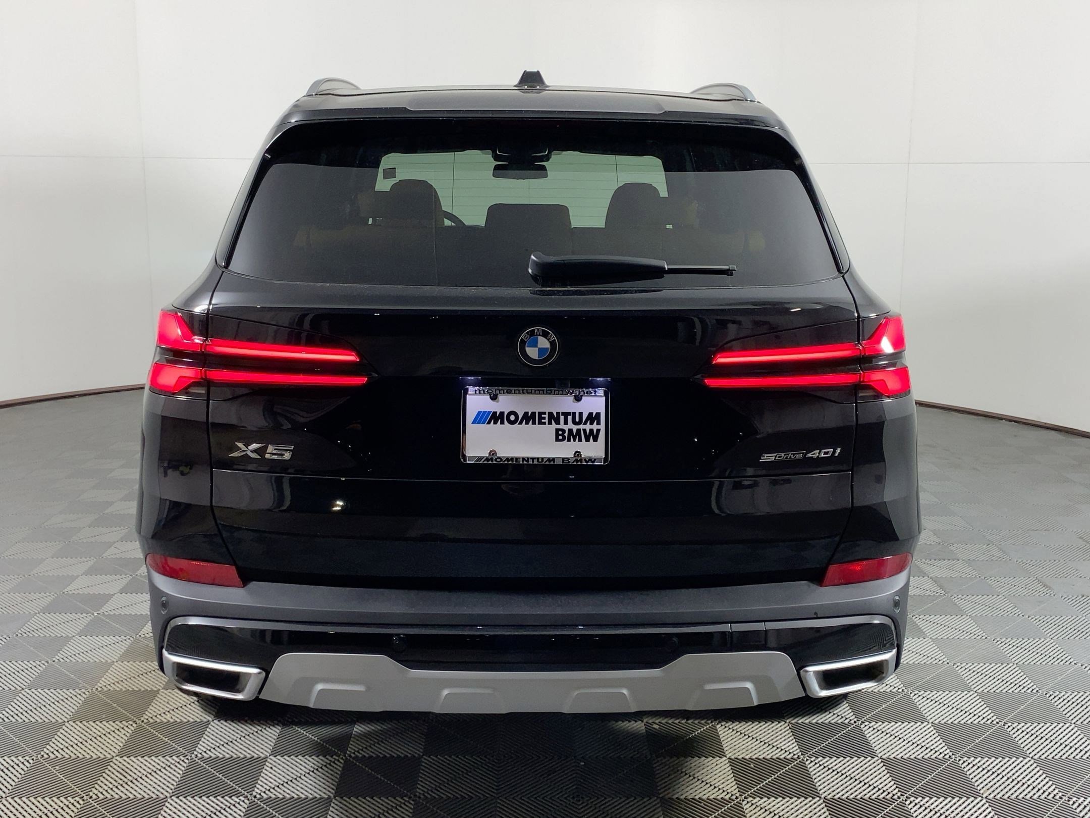 Used 2026 BMW X5 sDrive40i w/ Premium Package image 8