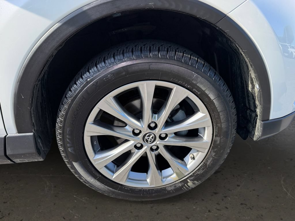 Used 2018 Toyota RAV4 Limited AWD/4WD image 26