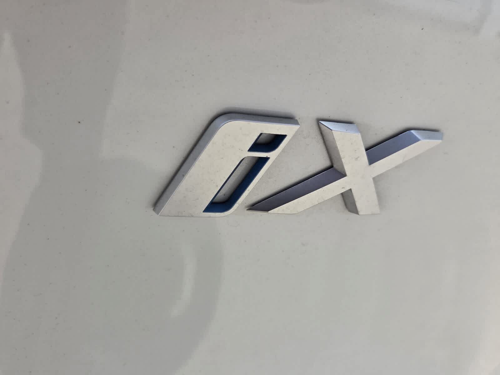 Used 2024 BMW iX xDrive50 w/ Premium Package AWD/4WD image 16