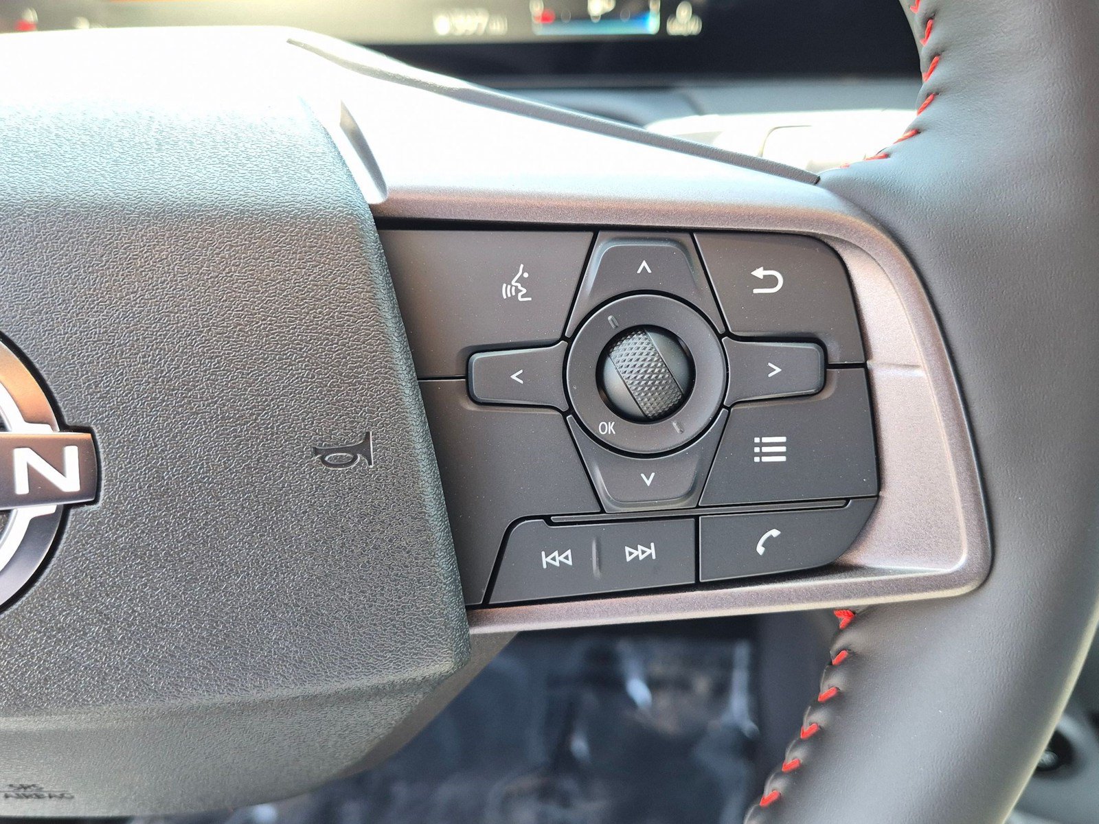 New 2026 Nissan Sentra SR w/ SR Premium Package FWD image 11