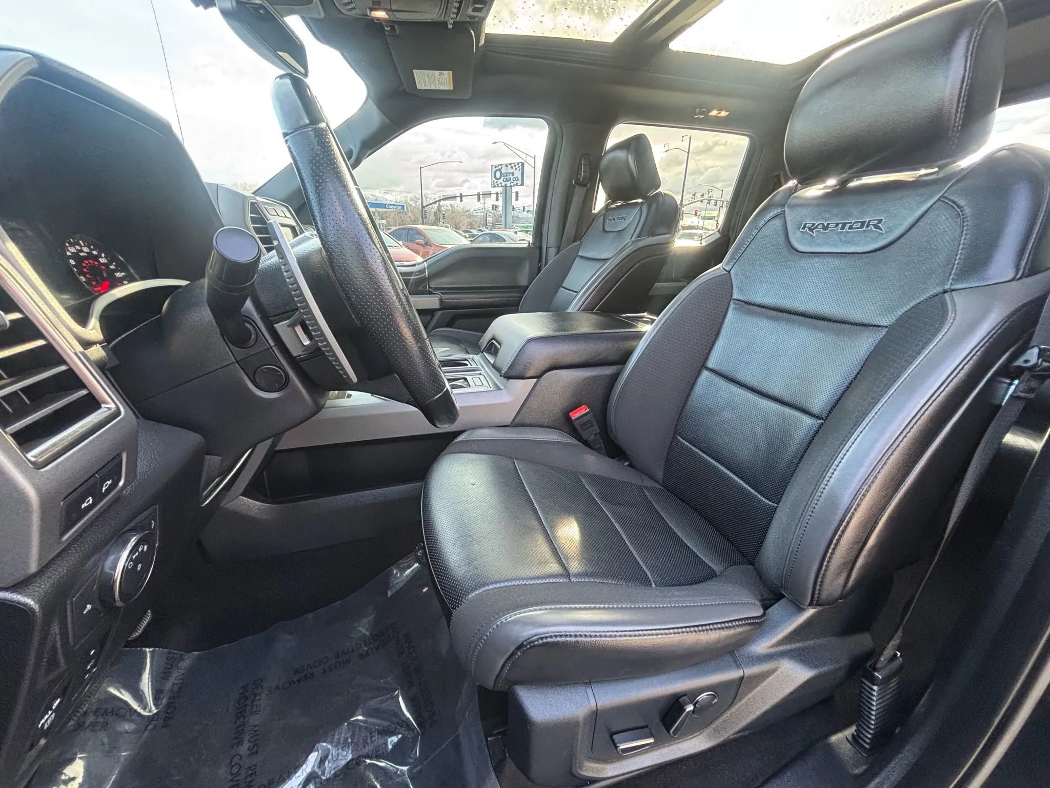 Used 2019 Ford F150 Raptor w/ Equipment Group 802A Luxury image 4