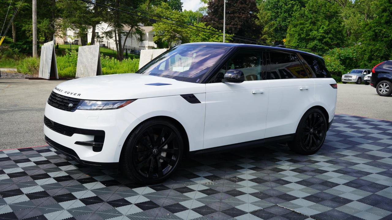 Used 2023 Land Rover Range Rover Sport SE AWD/4WD image 25