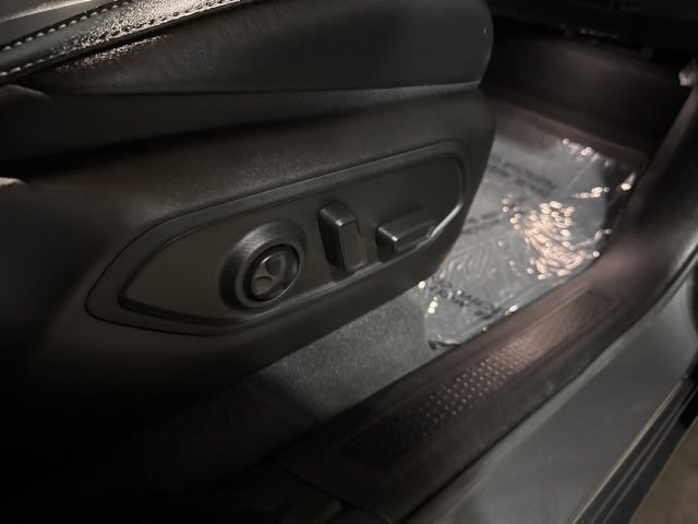 Used 2024 Jeep Grand Cherokee Limited AWD/4WD image 37