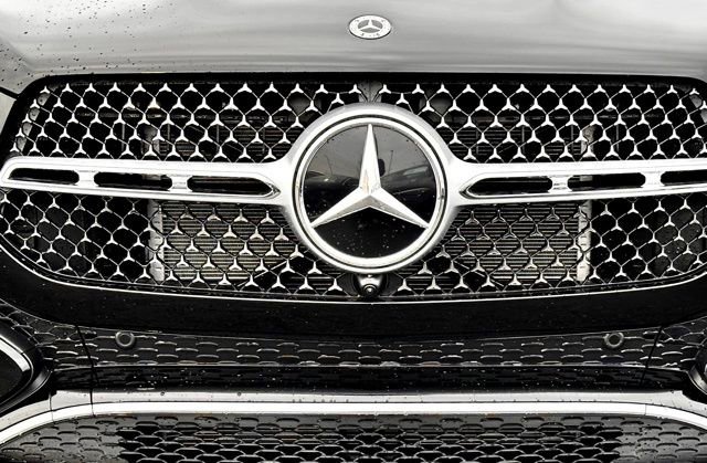 Certified 2025 Mercedes-Benz GLE 350 4MATIC image 4