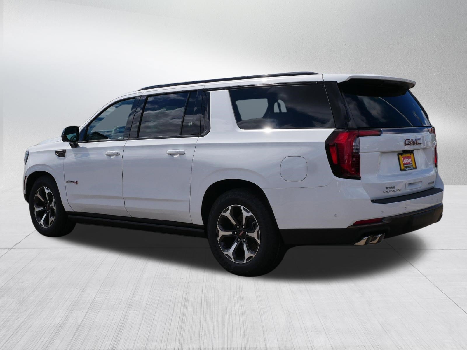 New 2026 GMC Yukon XL AT4 Ultimate AWD/4WD image 2