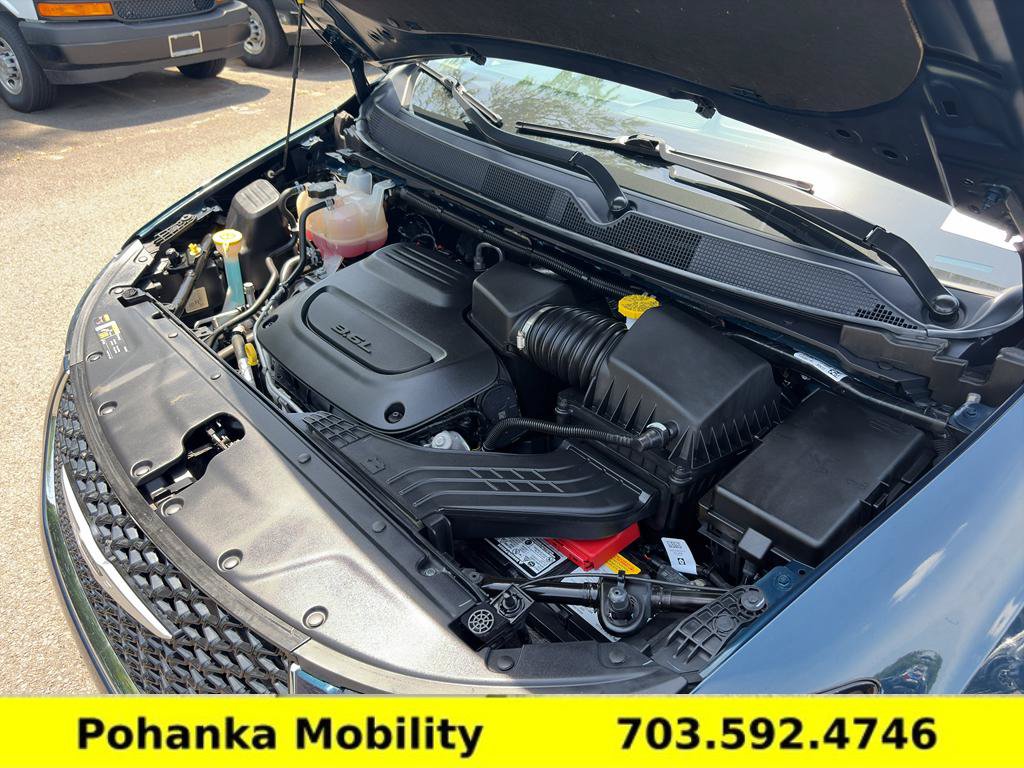 Used 2023 Chrysler Pacifica Touring-L FWD image 37