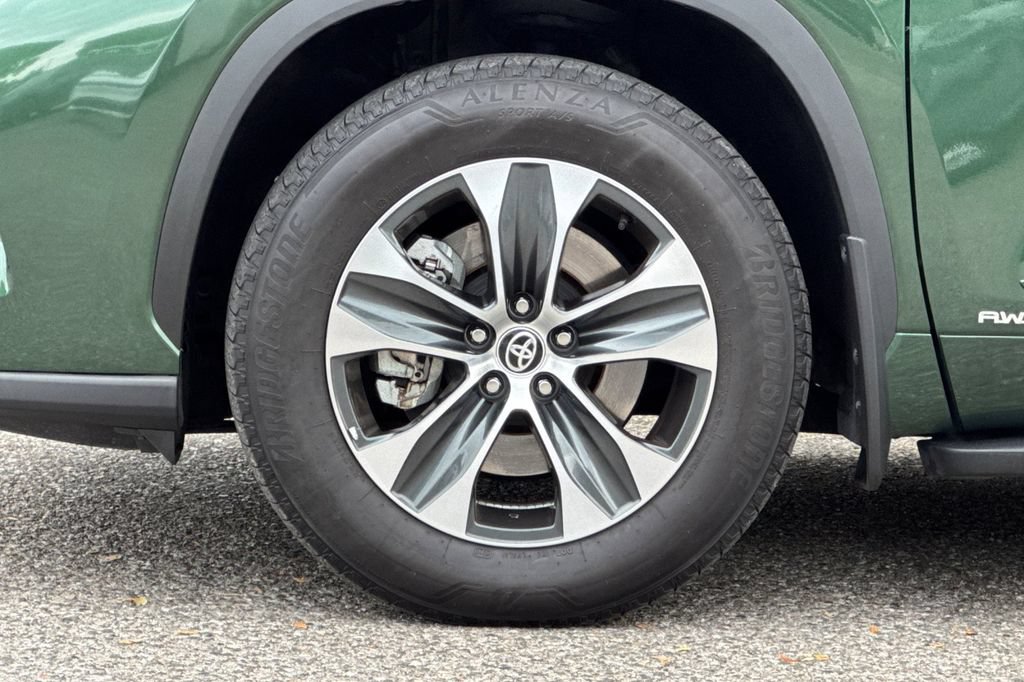 Certified 2025 Toyota Highlander XLE AWD/4WD image 27
