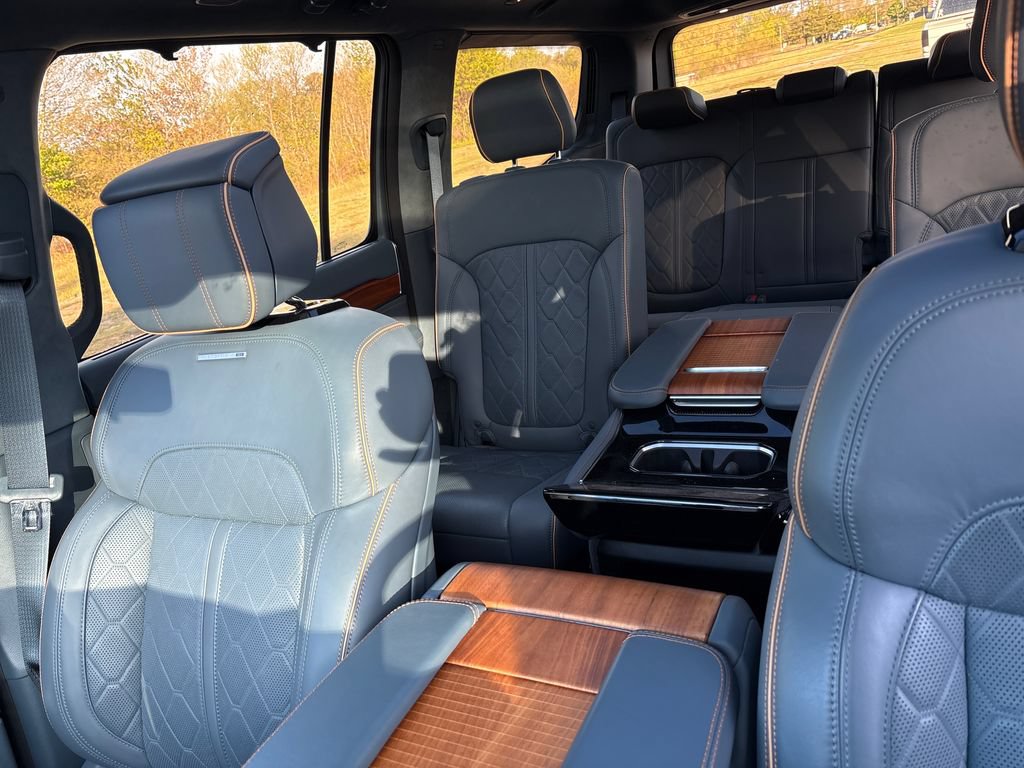 Used 2024 Jeep Grand Wagoneer Series III AWD/4WD image 45