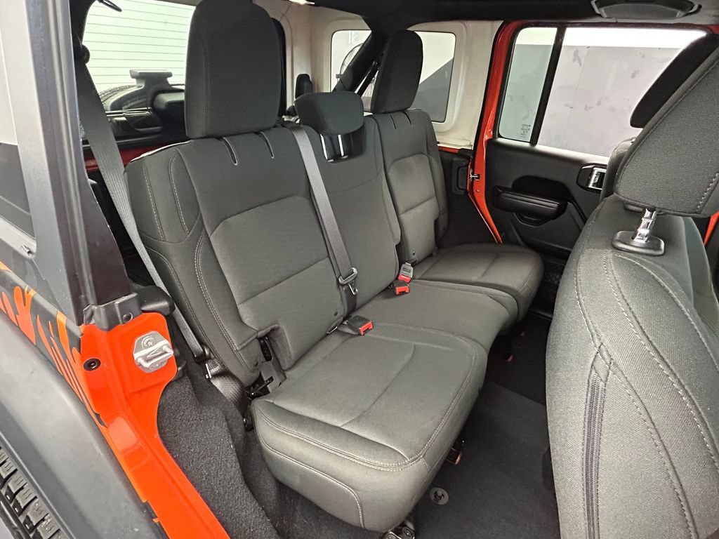 Used 2018 Jeep Wrangler Unlimited Sport AWD/4WD image 16