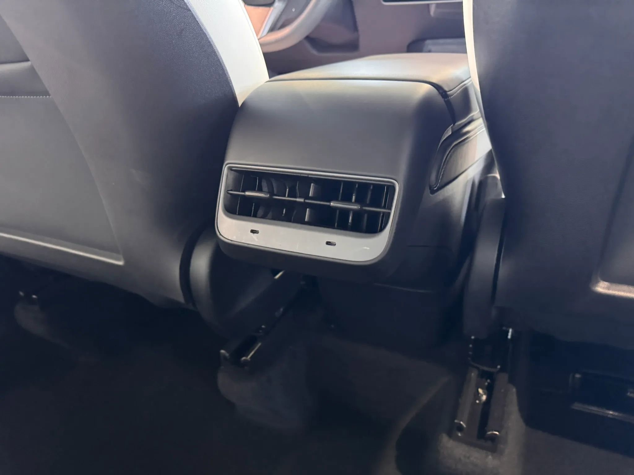 Used 2023 Tesla Model Y Long Range AWD/4WD image 17