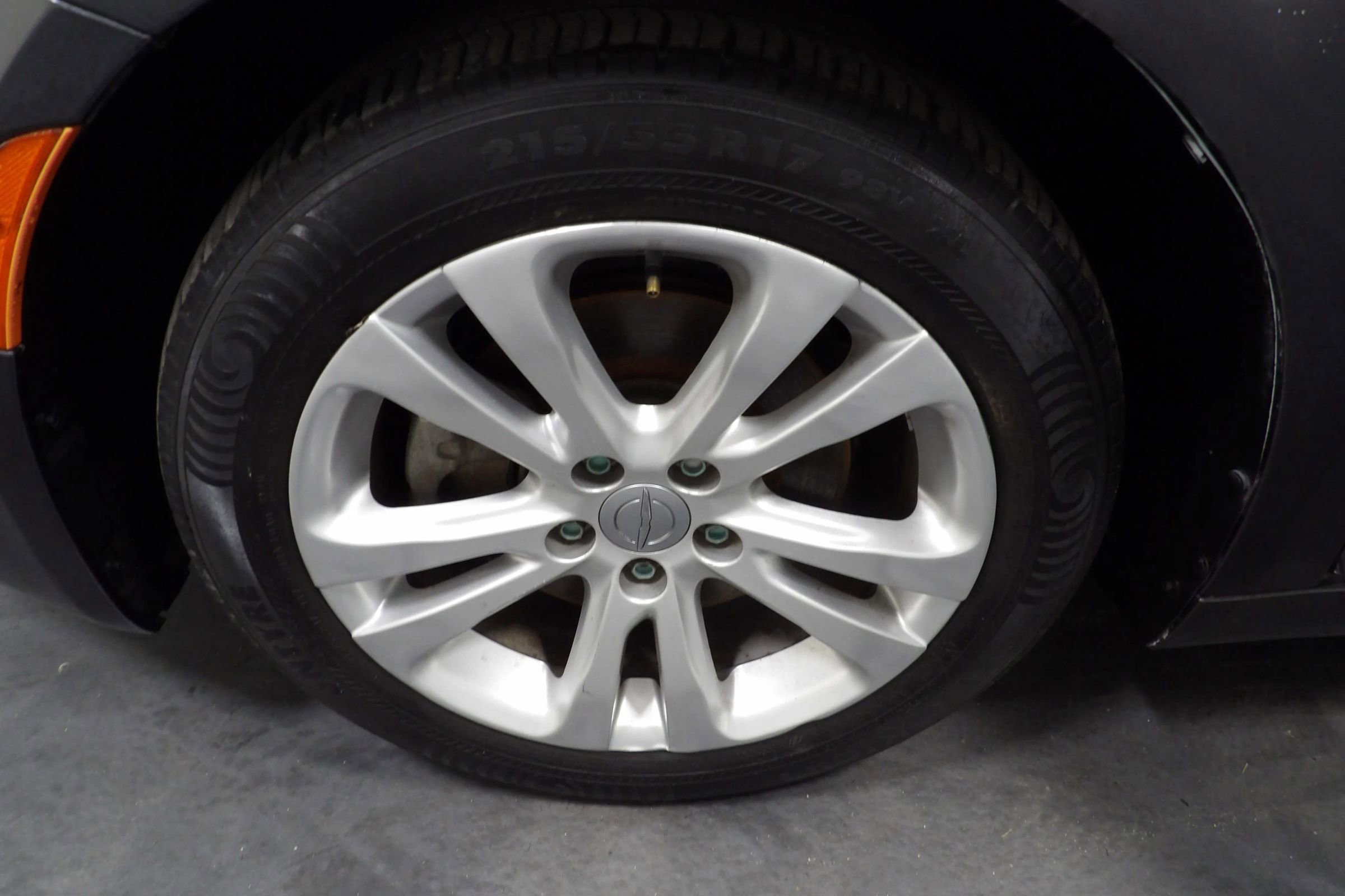 Used 2015 Chrysler 200 Limited w/ Convenience Group image 21